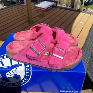 BIRKENSTOCK Arizona Shearling
Suede Leather WORN ONCE ONLY